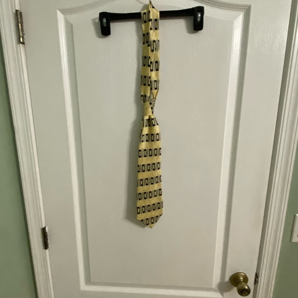 Stafford Men’s tie - Picture 2 of 4